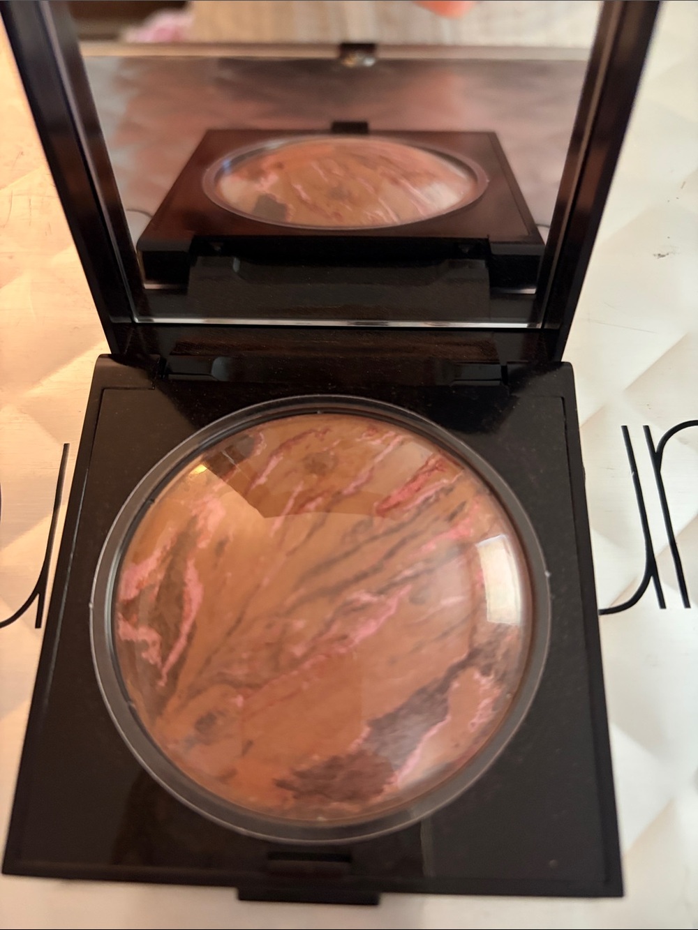 laura mercier Marbled Blush in Peach and Pink Veins - Picture 2 of 9